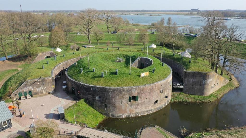 Fort Vuren Exteriér fotografie